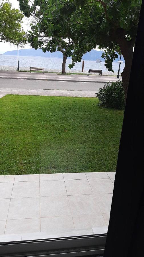 Nafpaktos Seaside Apartment Экстерьер фото