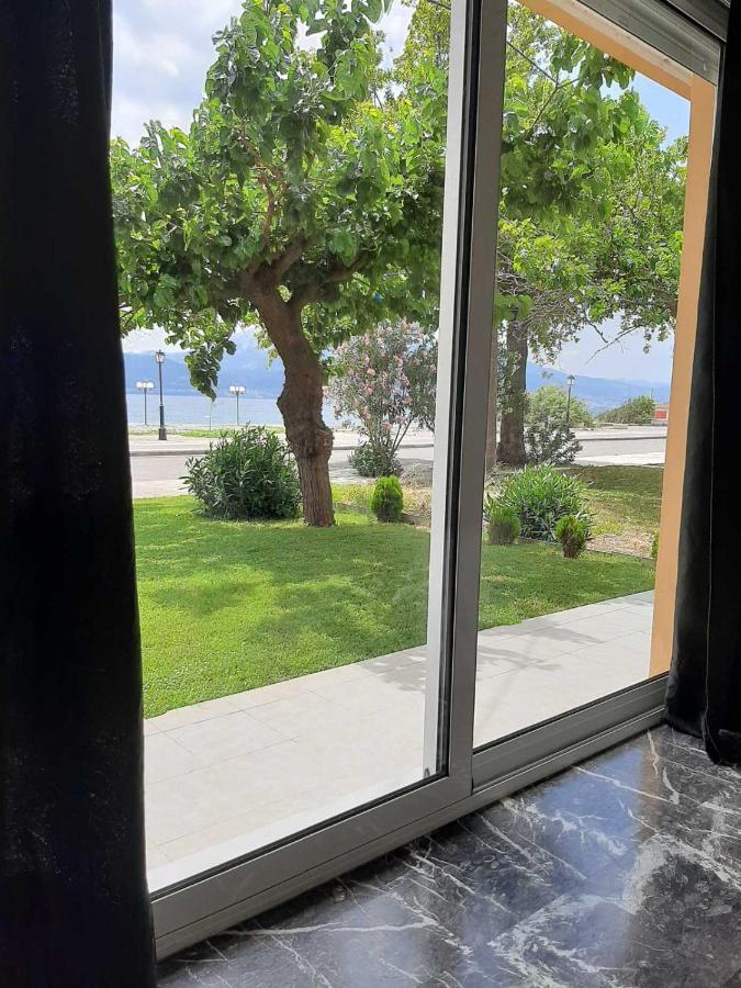 Nafpaktos Seaside Apartment Экстерьер фото