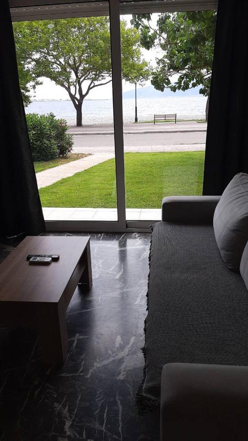 Nafpaktos Seaside Apartment Экстерьер фото
