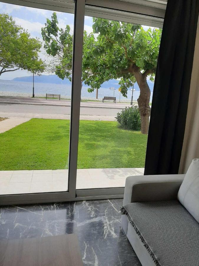 Nafpaktos Seaside Apartment Экстерьер фото