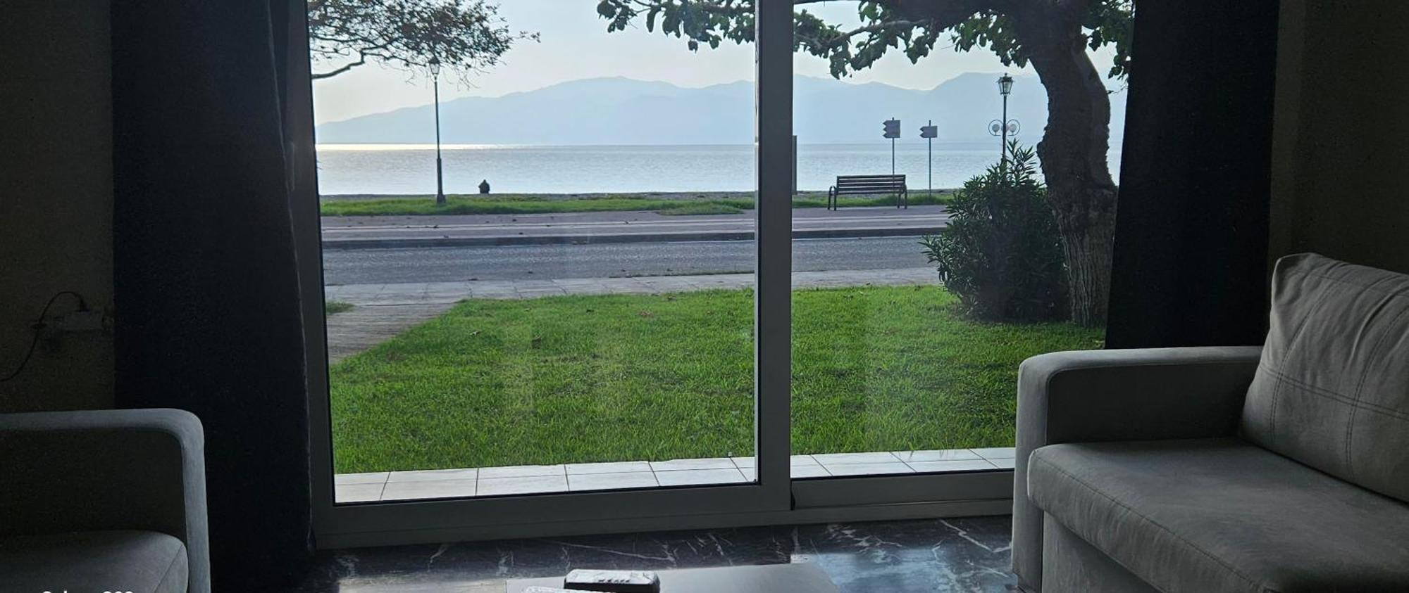Nafpaktos Seaside Apartment Экстерьер фото