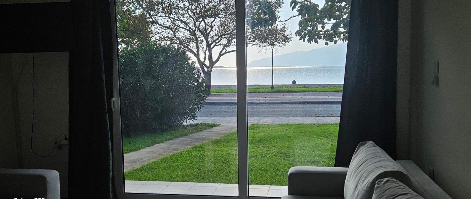 Nafpaktos Seaside Apartment Экстерьер фото