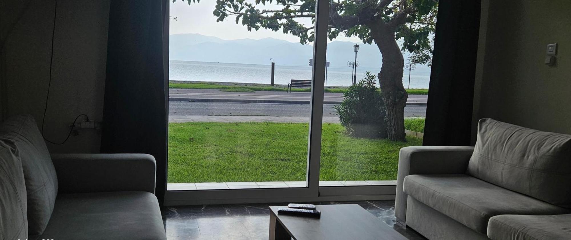 Nafpaktos Seaside Apartment Экстерьер фото